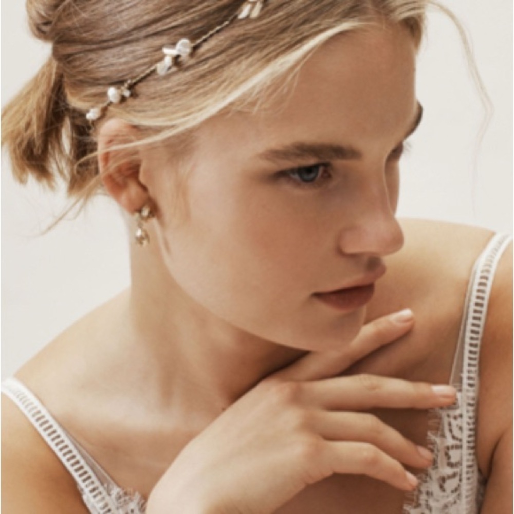 Elegant gold leaf and pearl Floral Hair Accessory